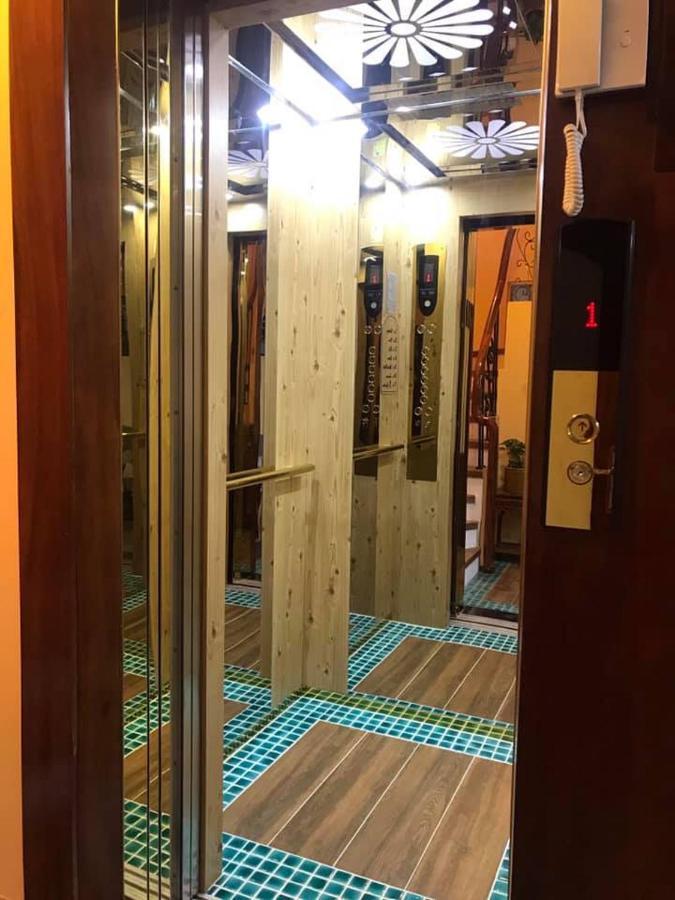 مبيت وإفطار هانوي Chez Madame Binh المظهر الخارجي الصورة